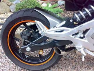 Creptus laděný výfuk na Kawasaki ER 6N special 06