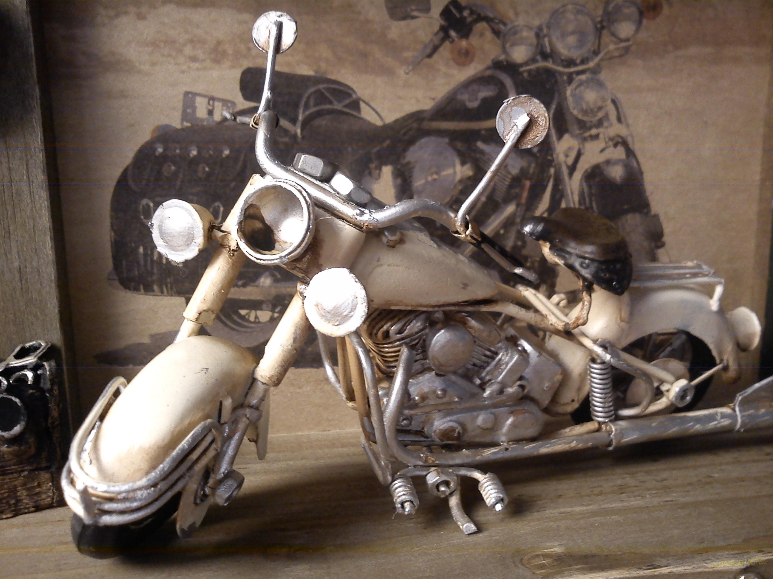 Moto věšák na klíče
