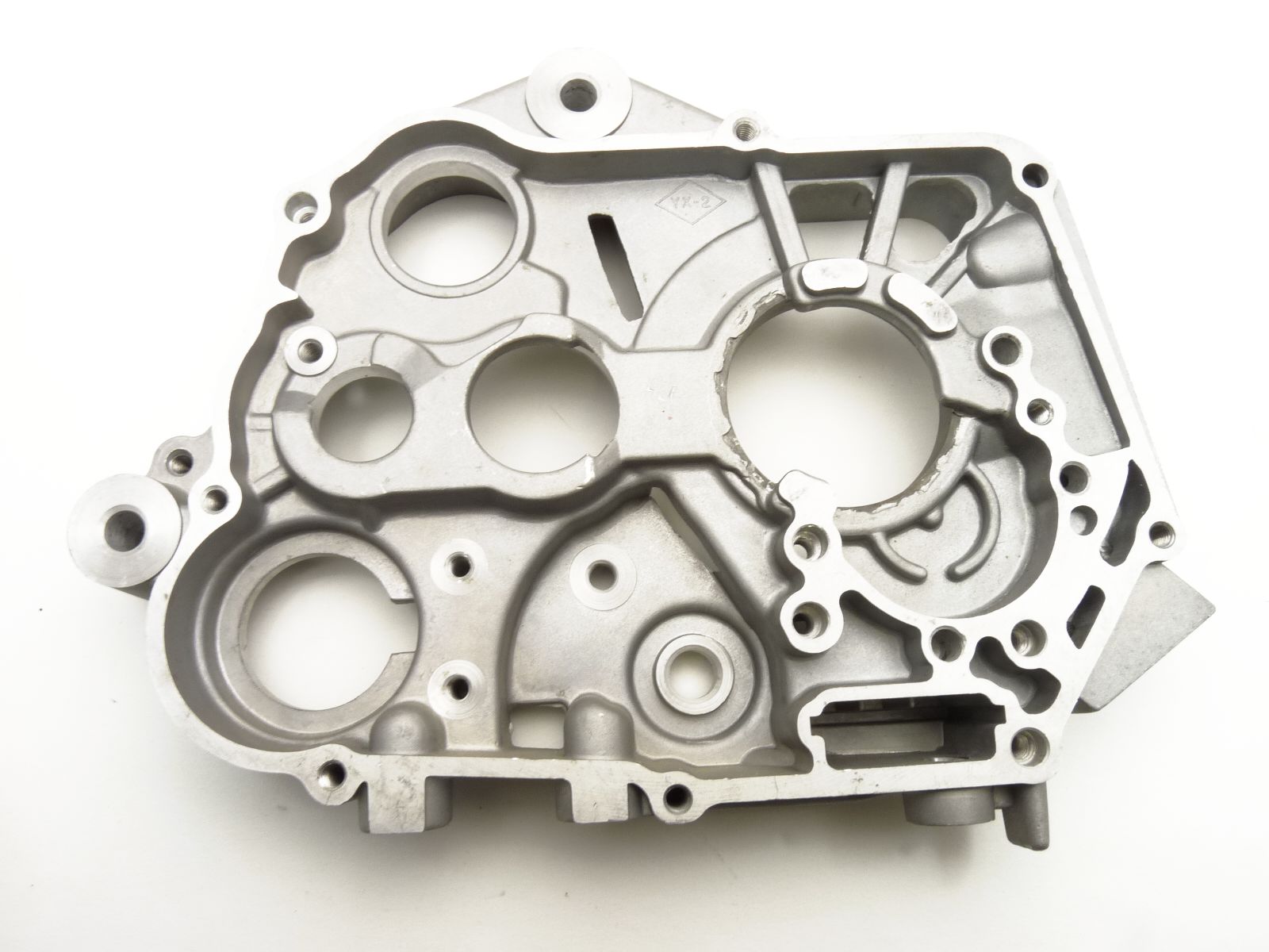 karter pravý s ložisky pro motor YX 160