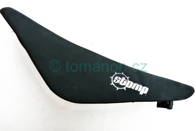 pitbike sedlo CRF50 černé s logem Stomp, Stomp, DemonX